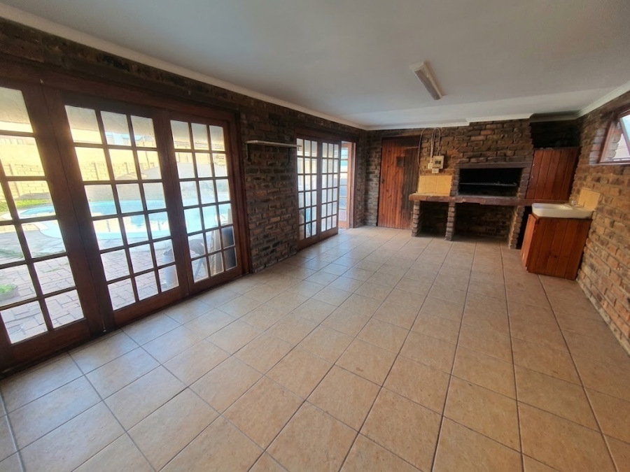To Let 3 Bedroom Property for Rent in Beacon Bay Eastern Cape